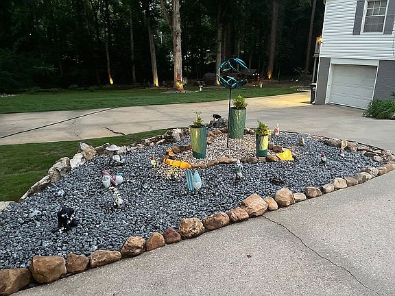 3rd image of 779 Forrest Rd