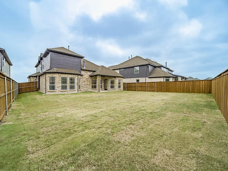 504 Waters Way — Photo 30