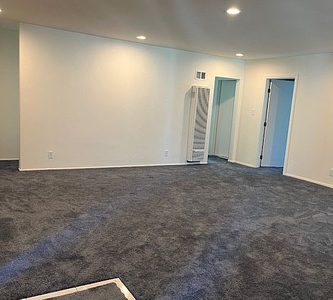 4th image of 5323 Radford Ave