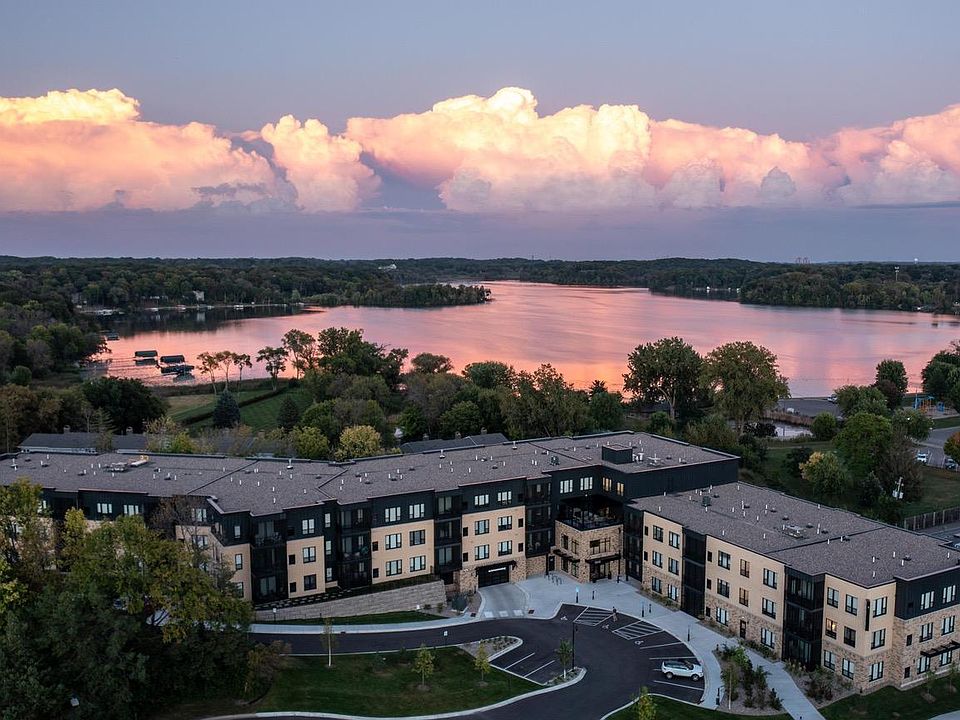 1st image of 1948 W Wayzata Blvd #3