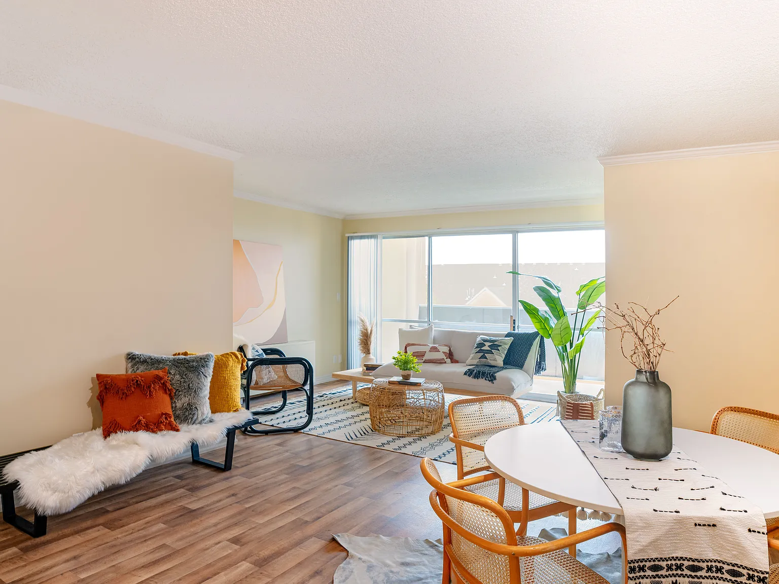 Irving Heights Apartments — Photo 3