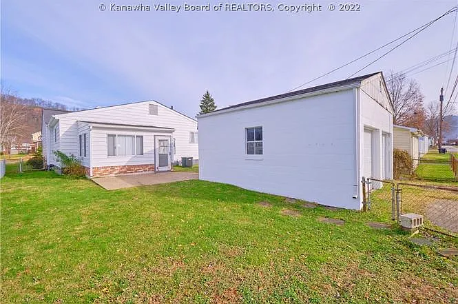 5511 Staunton Ave SE — Photo 10