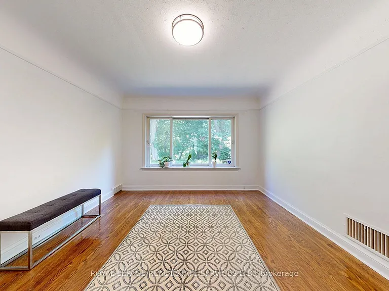 31 Burnhamthorpe Park Blvd — Photo 11