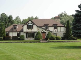 10 Greening Ln, Ravena, NY 12143