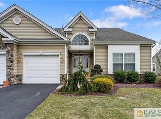 10 Timber Hill Dr, Monroe Township, NJ 08831