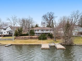 108 Long Pond Rd, Hewitt, NJ 07421