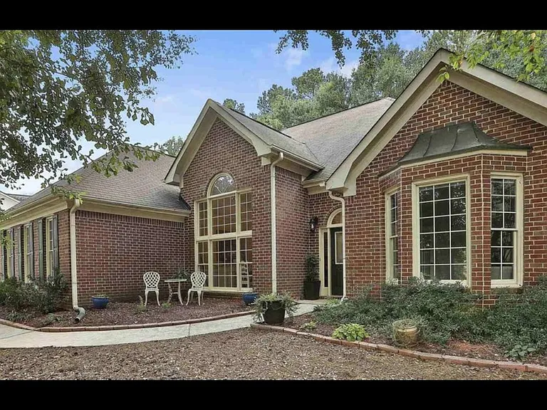 151 Terrane Rdg — Photo 1