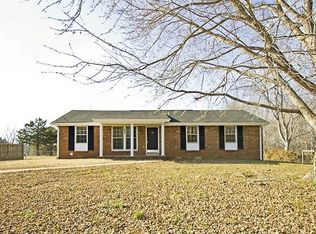 1312 Courtney Dr, Clarksville, TN 37042