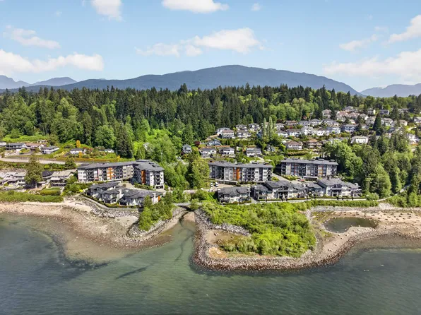3911 Cates Landing Way #402, North Vancouver, BC V7G 0A6