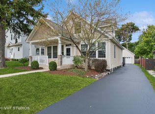 711 Stevens St, Geneva, IL 60134