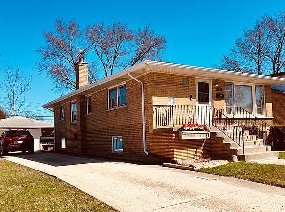 2nd image of 534 Marie Dr