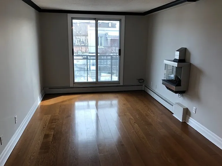 251 Bolton St — Photo 8