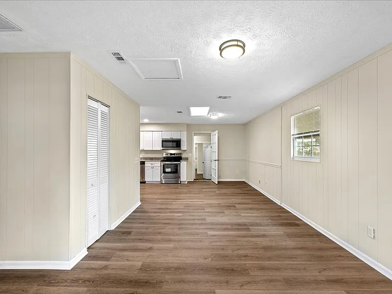 1683 Morningside Dr — Photo 18