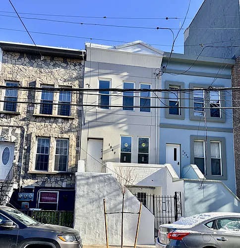 1042 Hall Pl #1 Photo 1