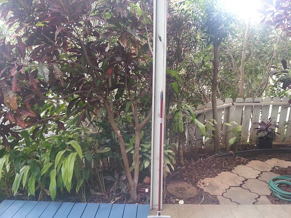 Entry path to lanai n deck