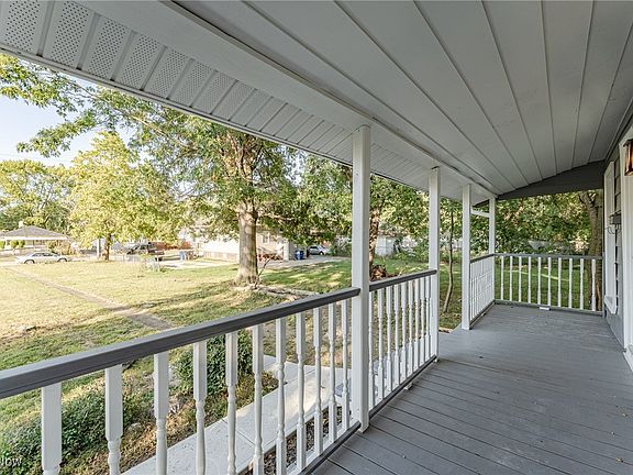 5th image of 11925 Longmead Ave