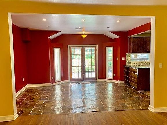 3rd image of 6132 Skylane Dr
