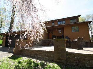 80 Heselton Dr, Slate Hill, NY 10973