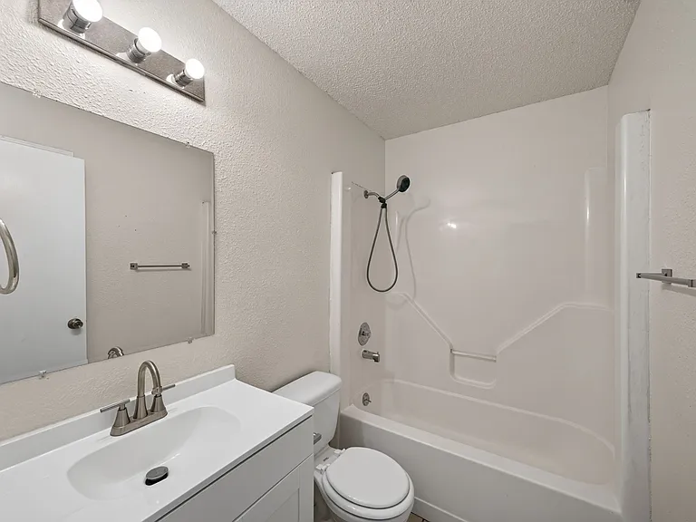 7223 Hardesty — Photo 21