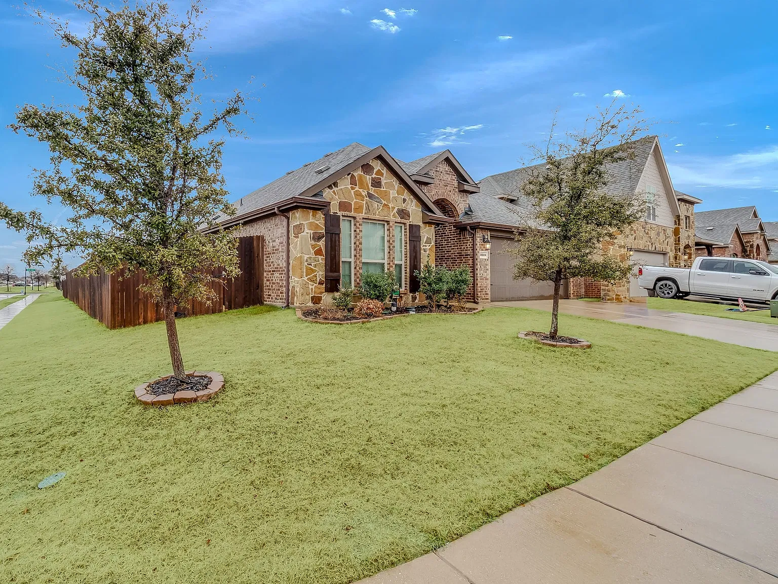 3 bed, 2.0 bath, 1858 sqft, $2,200 — Photo 1