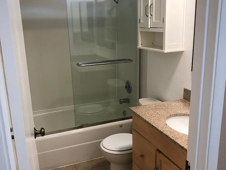 837 E San Antonio St — Photo 5
