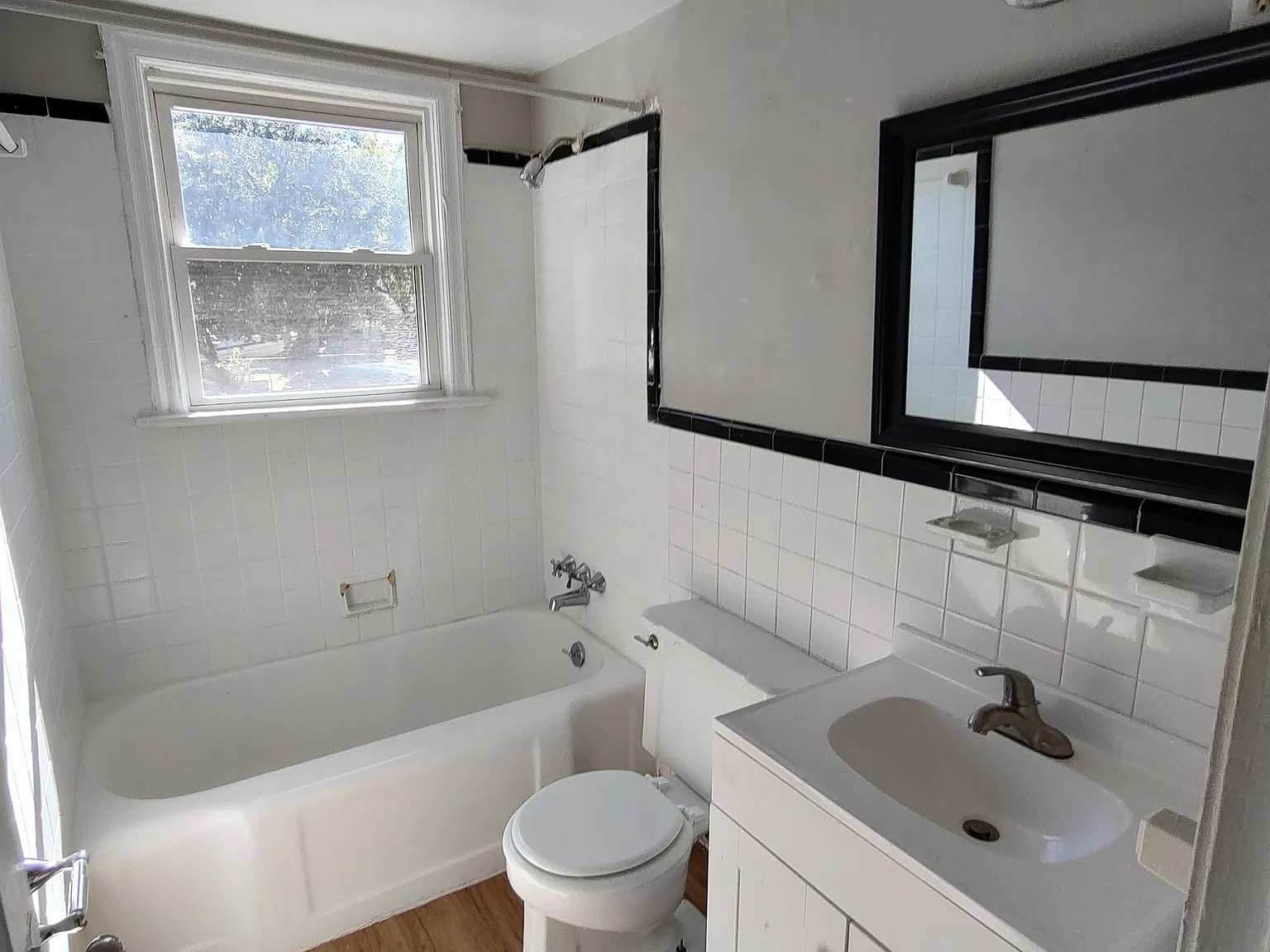 1287 West Ocean View Avenue - 2 — Photo 4