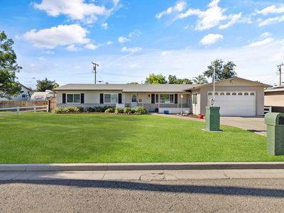 1716 E Academy Avenue, Tulare, CA, 93274