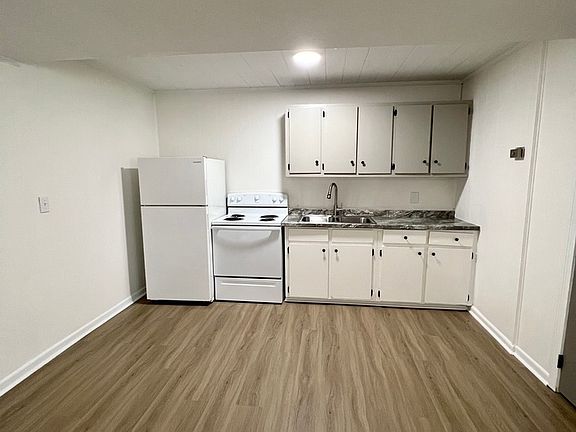 3rd image of 506 Grigsby Ave #33