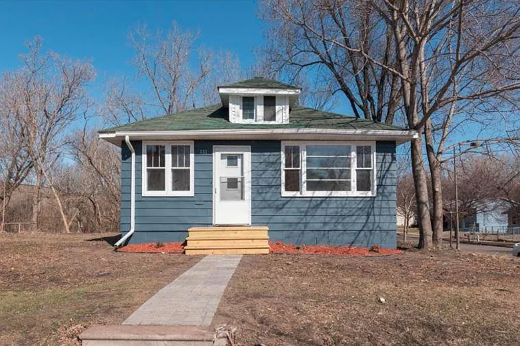 333 Arlington Ave E — Photo 1
