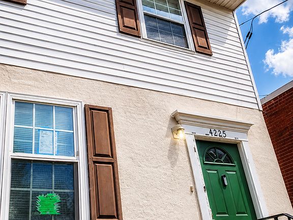 2nd image of 4225 Gault Pl NE