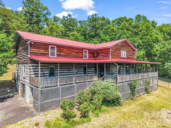 42nd image of 156 Carpenters Knob Dr