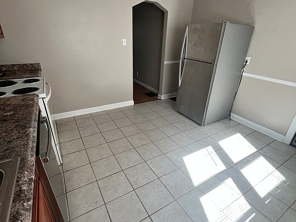 4th image of 315 Ridgedale Rd APT 2