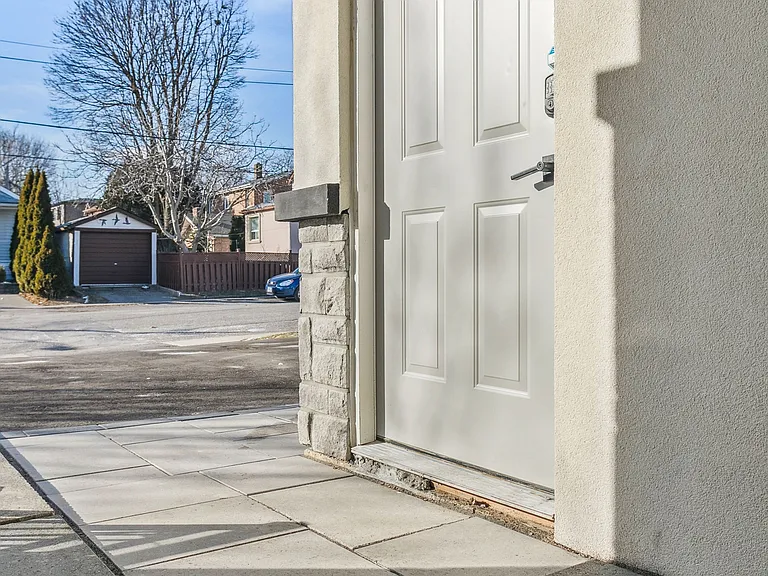73 Guthrie Ave #LOWER — Photo 19