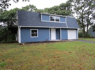 12 Lehigh Ln, Farmingville, NY 11738