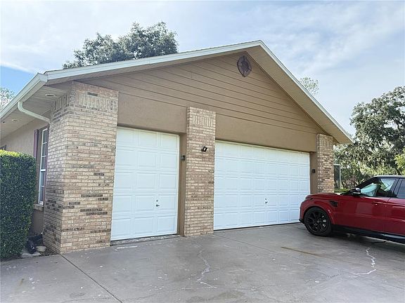 3rd image of 7613 NW 46th St