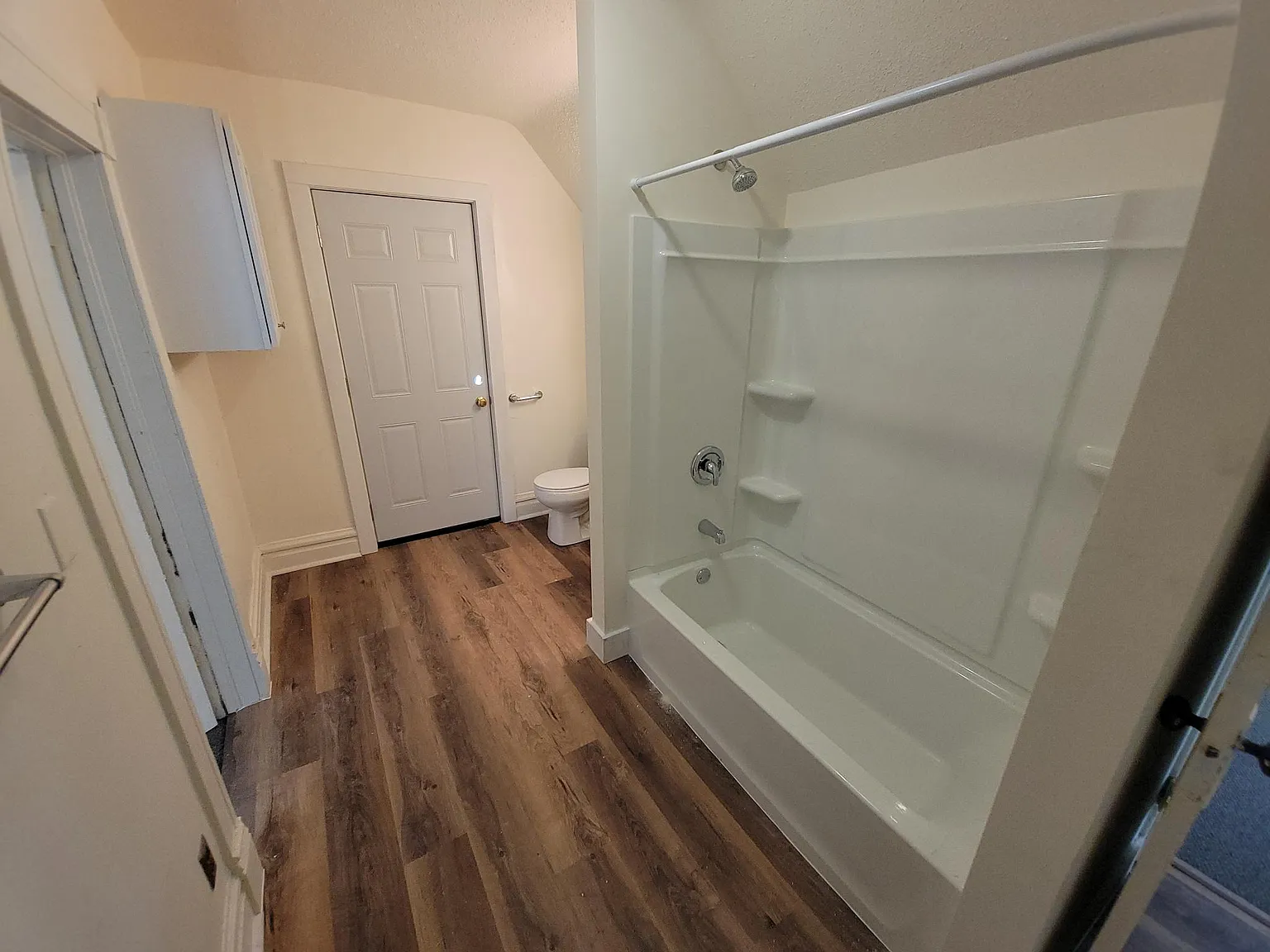 3 bed, 800 sqft, $1,230 — Photo 4
