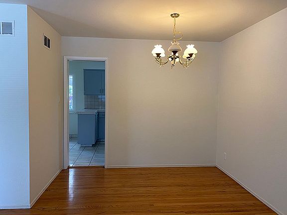 5th image of 10531 Pineville Ave
