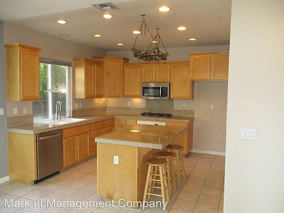 5th image of 1929 Broadford Dr
