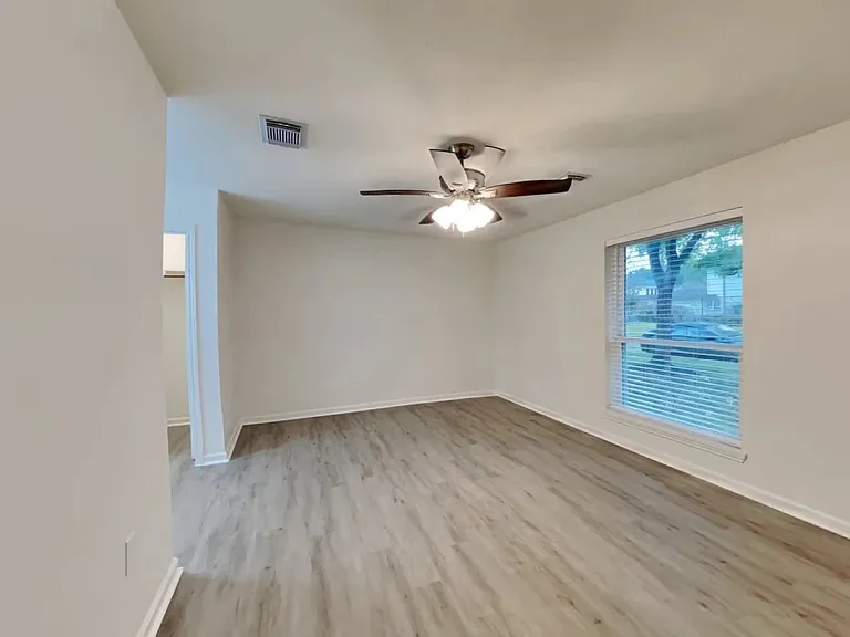 10523 Mills Walk Dr — Photo 7