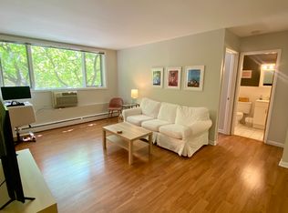 426 W Barry Ave APT 202, Chicago, IL 60657