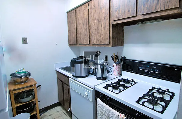 Rented by Highline Residential | media 34