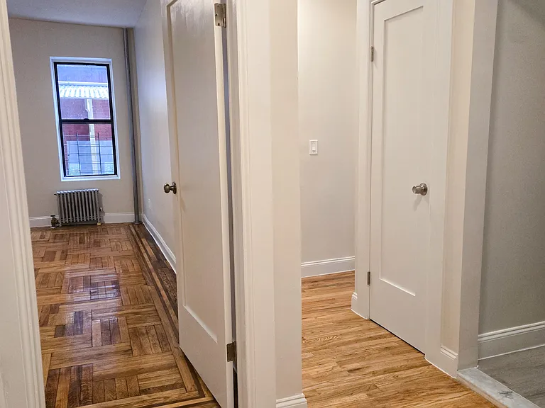 1404 Noble Ave #1G — Photo 5