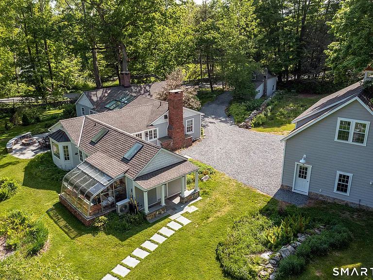 90 Sharon Mountain Rd — Photo 2