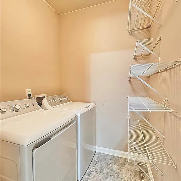 370 Creek Manor Way — Photo 16