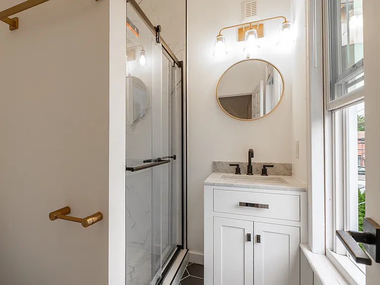 92 Pearl St #2 — Photo 6