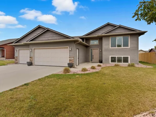 808 Rosewood Dr, Harrisburg, SD 57032