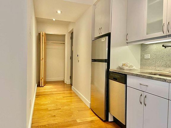 2nd image of 1677 Lexington Ave APT 3C