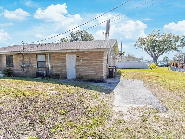 709 Mosley Rd — Photo 2