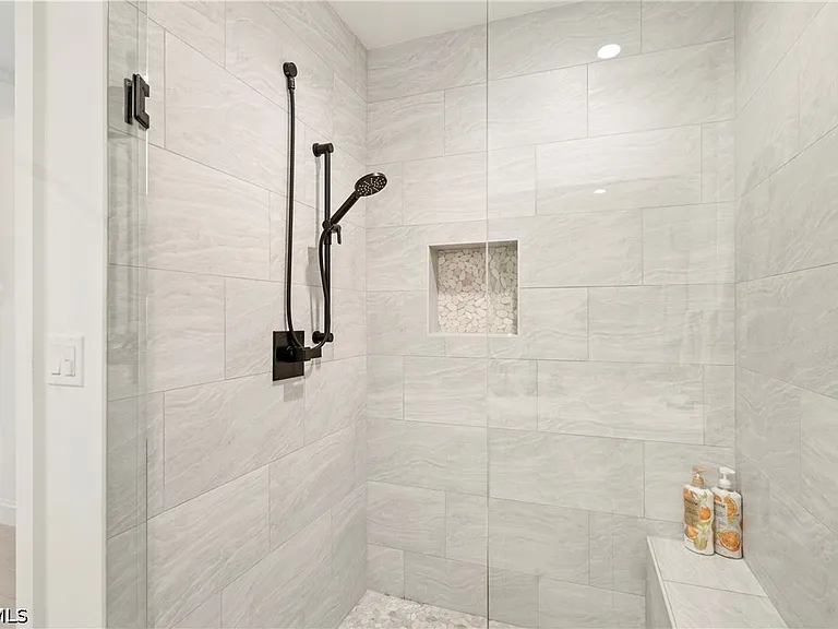 1111 Central Ave #403 — Photo 24