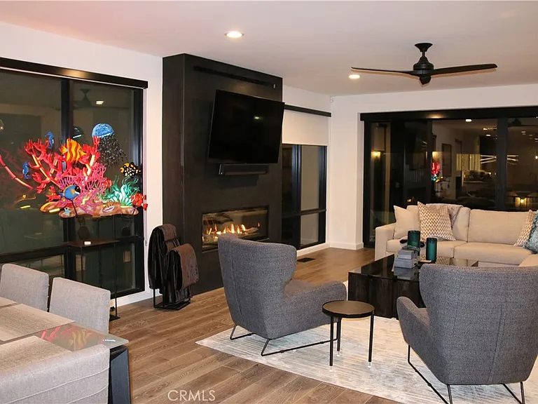 116 W Channel Islands Blvd — Photo 6